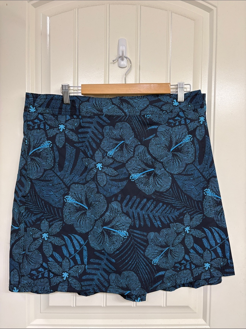 Ripskirt summer beach vacation lightweight Women's Navy & Teal Floral Mini Skirt